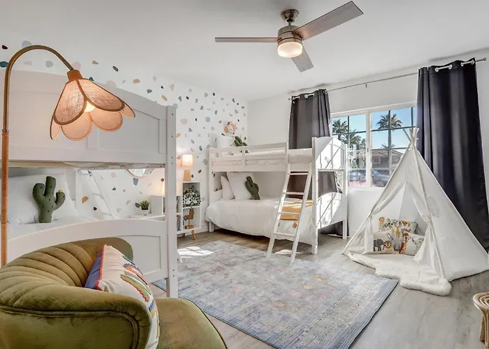 Homes - The Camelback Manor * Phoenix