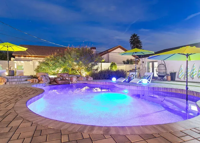 Homes - The Camelback Manor * Phoenix