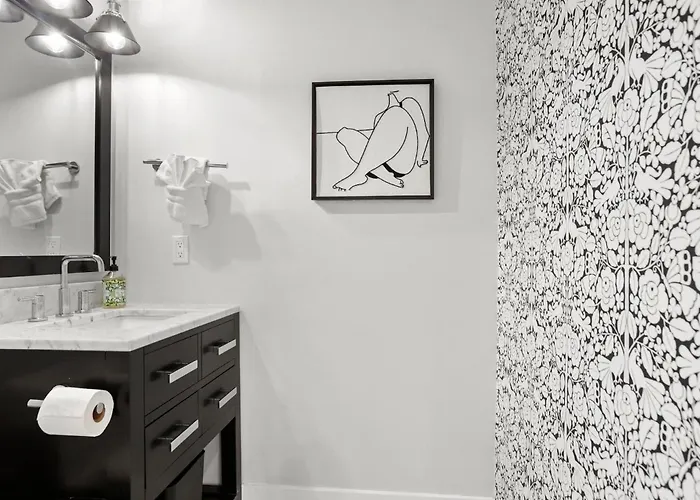 Homes - The Camelback Manor Phoenix