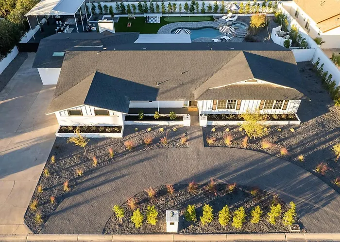Ferienhaus Homes - The Camelback Manor *