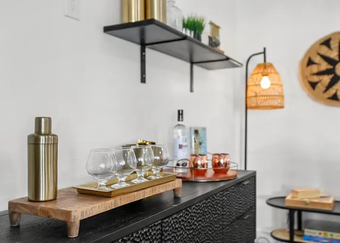 Homes - The Camelback Manor * Phoenix